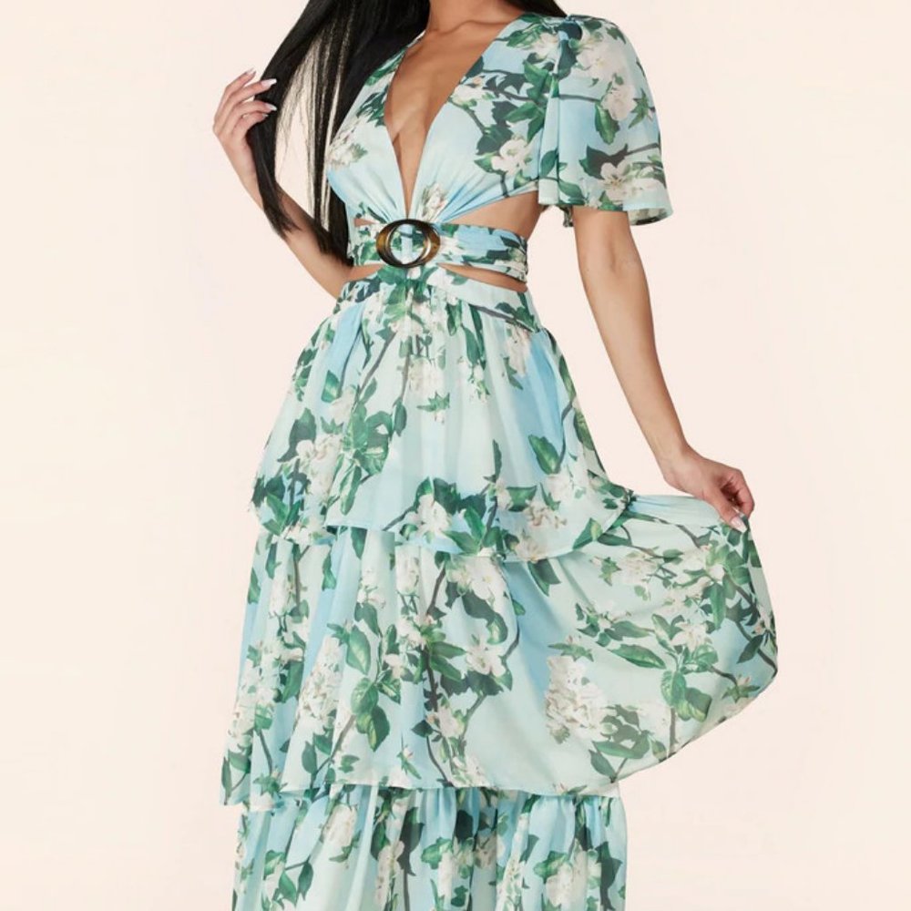 NWT L'atiste by Amy Blooming Gardenia Maxi Dress.  SZ L